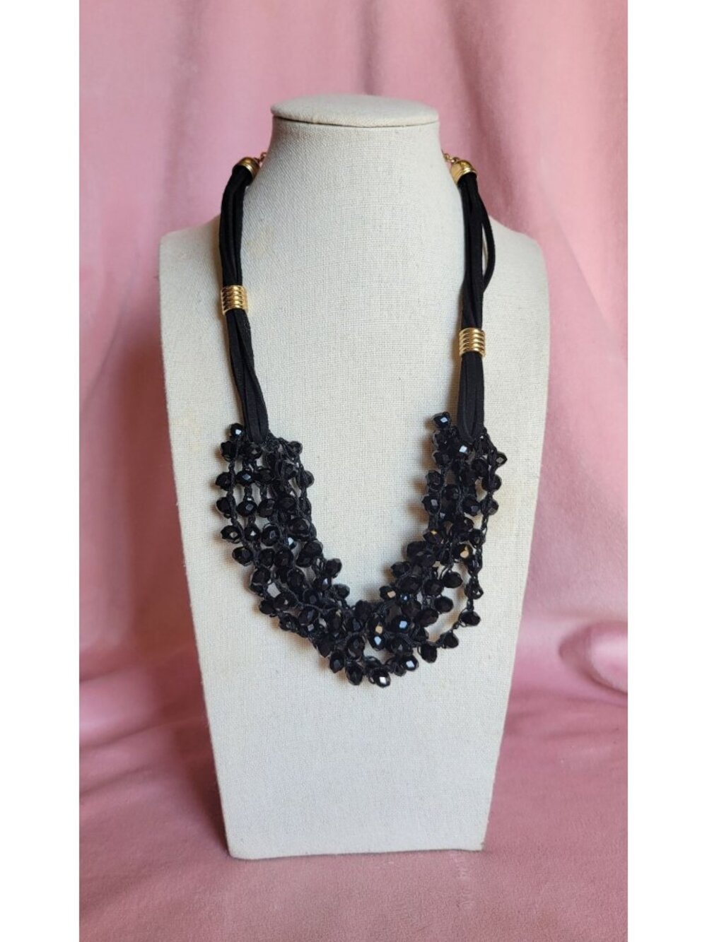 Black Faceted Glass beaded Cluster Layered Velvet Gold Tone Necklace N1F